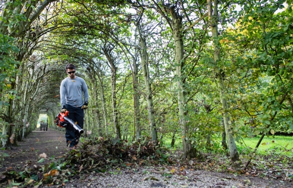 DPB-600 ohne Akku und Schnellladegerät